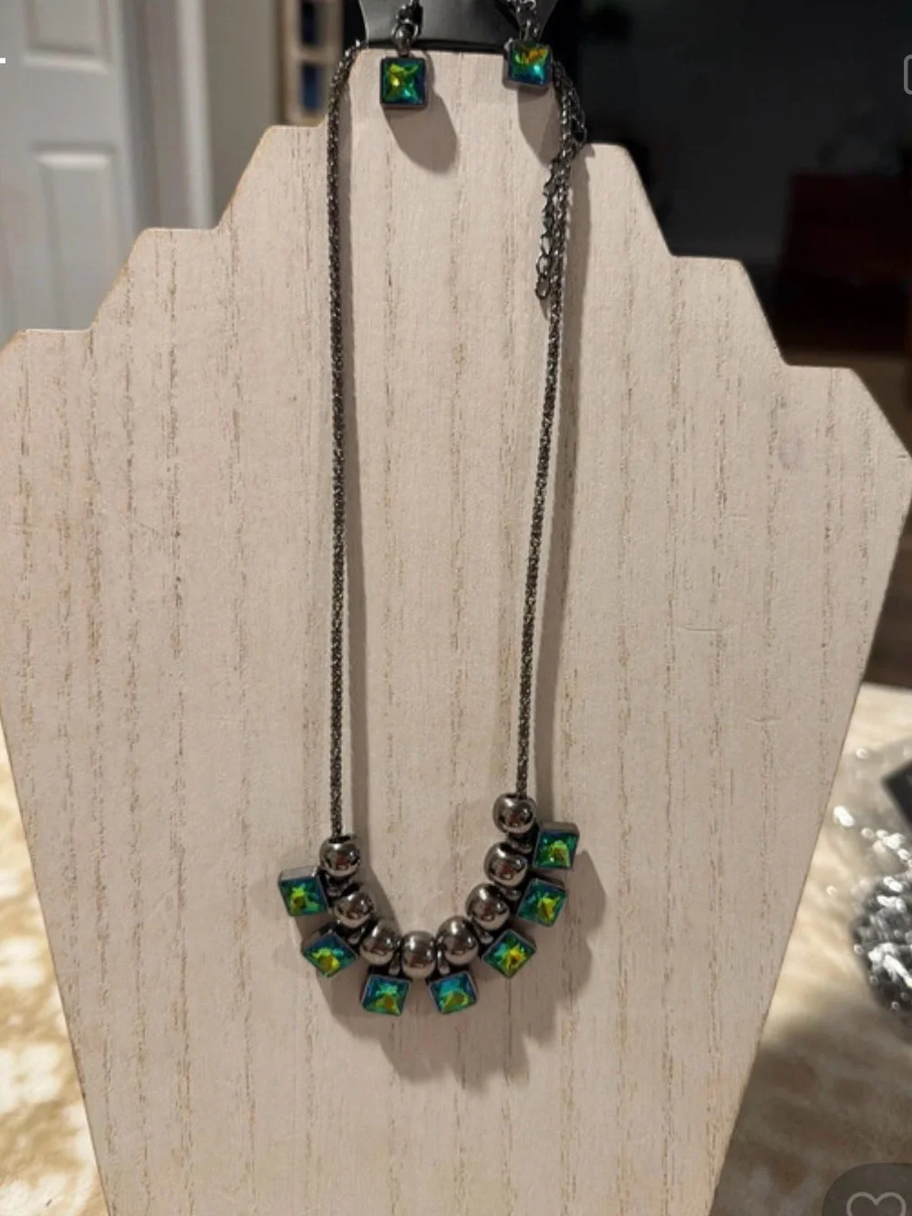 paparazzi Green Iridescent Square Crystal Necklace and Earrings Set
